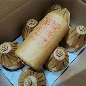 茅香酱香型白酒瓶装