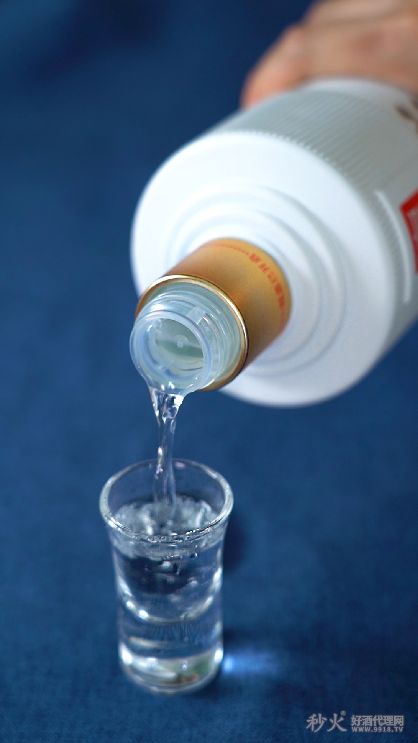怀庄酱香型白酒（白瓶）
